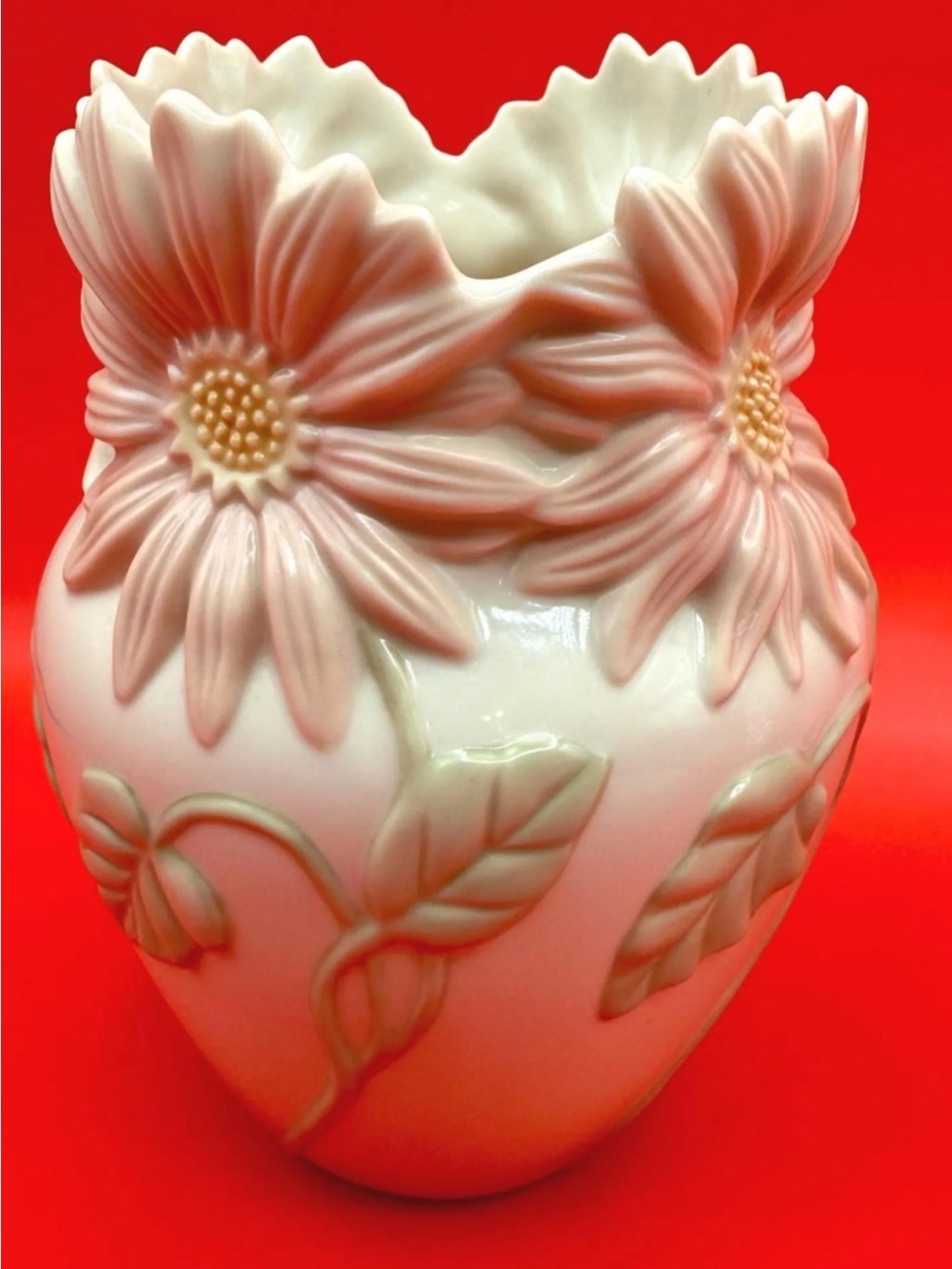 Lenox Gerbera Daisy Floral Ceramic Daisy Vase in Soft Pink and Cream